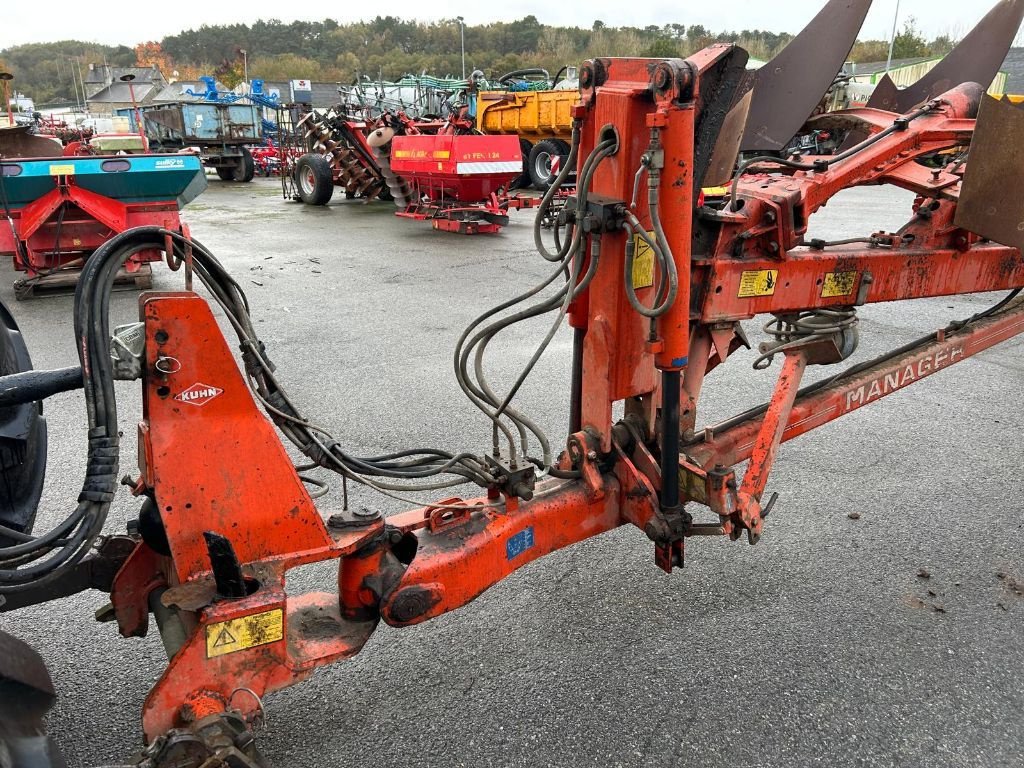 Pflug Türe ait Kuhn Manager, Gebrauchtmaschine içinde JOSSELIN (resim 7)