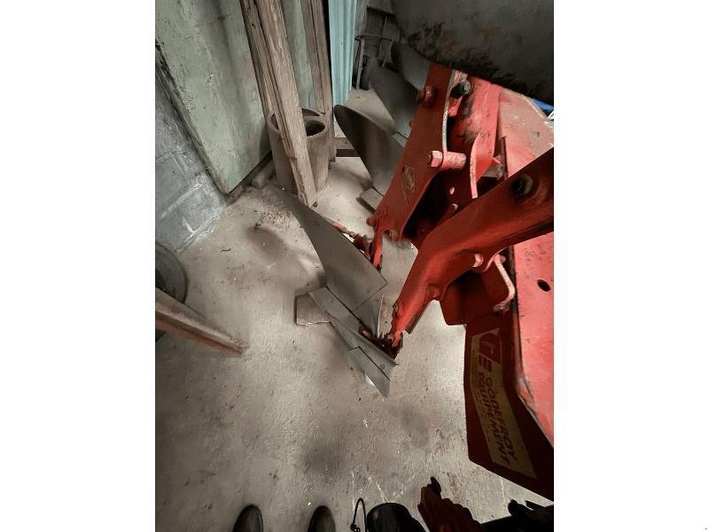 Pflug del tipo Kuhn MASTER 100, Gebrauchtmaschine In ESCAUDOEUVRES (Immagine 5)