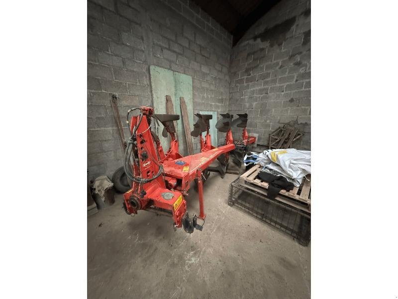 Pflug del tipo Kuhn MASTER 100, Gebrauchtmaschine In ESCAUDOEUVRES (Immagine 1)