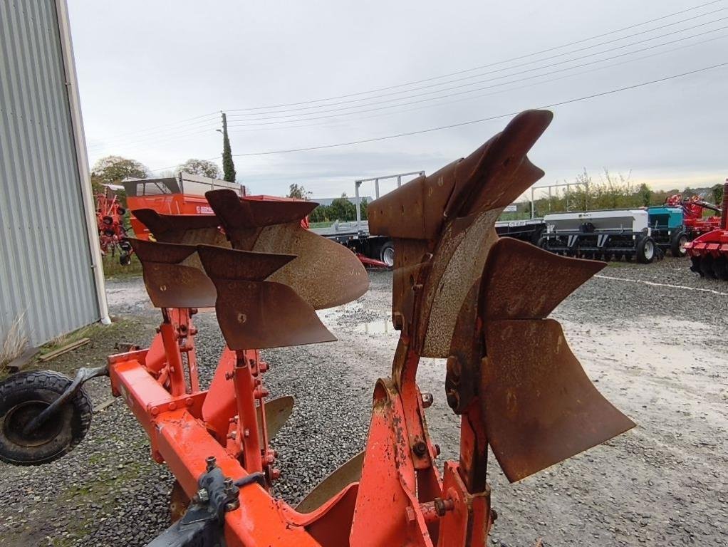 Pflug des Typs Kuhn master 120, Gebrauchtmaschine in Dol-de-Bretagne (Bild 6)