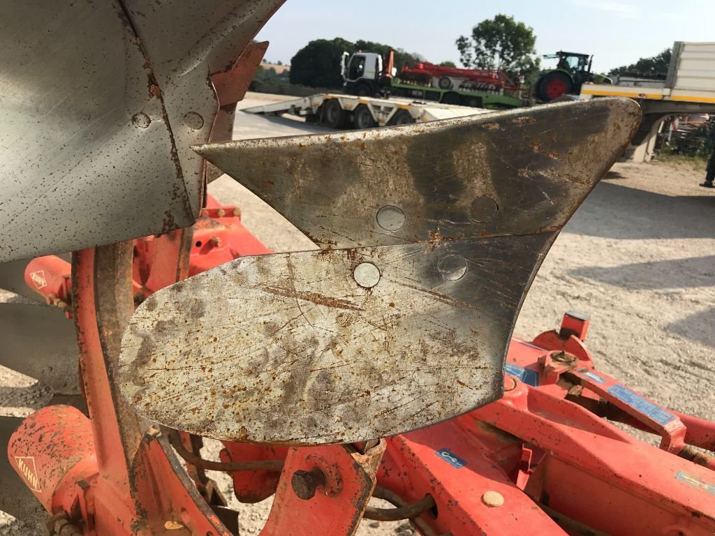 Pflug типа Kuhn Master120, Gebrauchtmaschine в MORLHON LE HAUT (Фотография 10)