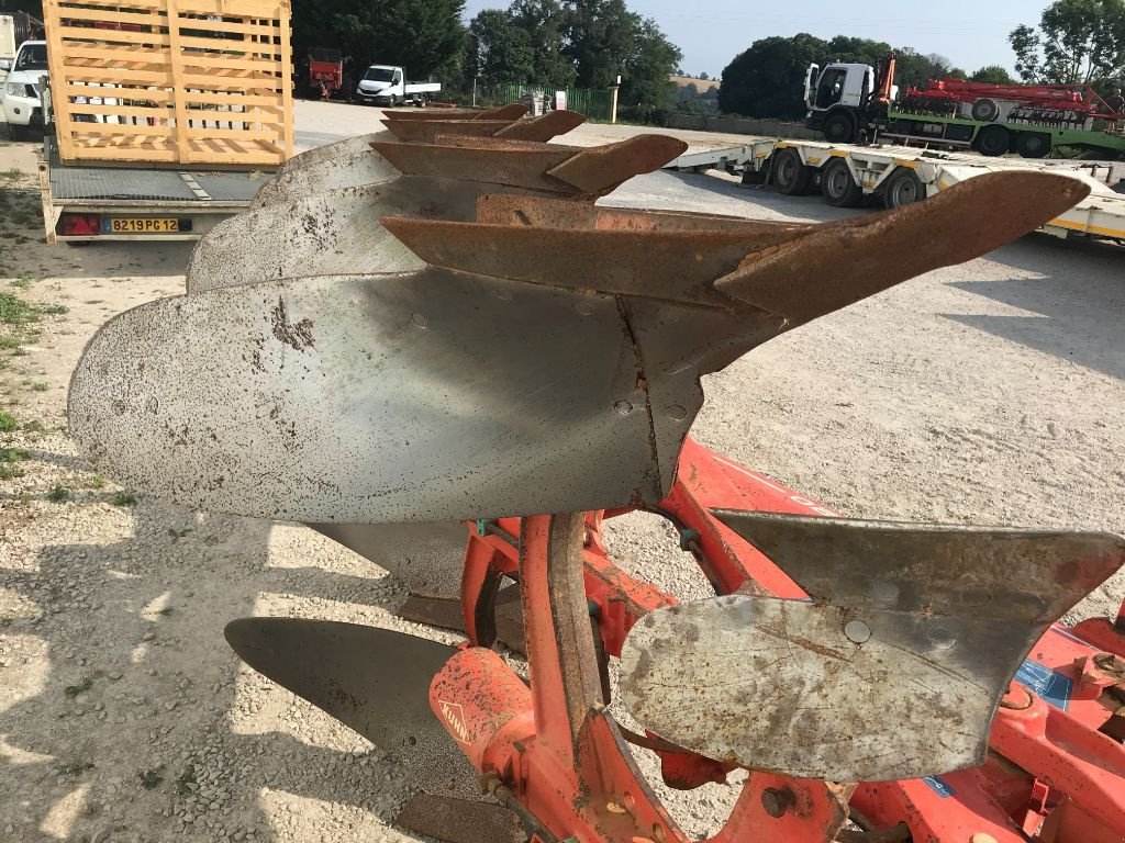 Pflug типа Kuhn Master120, Gebrauchtmaschine в MORLHON LE HAUT (Фотография 11)