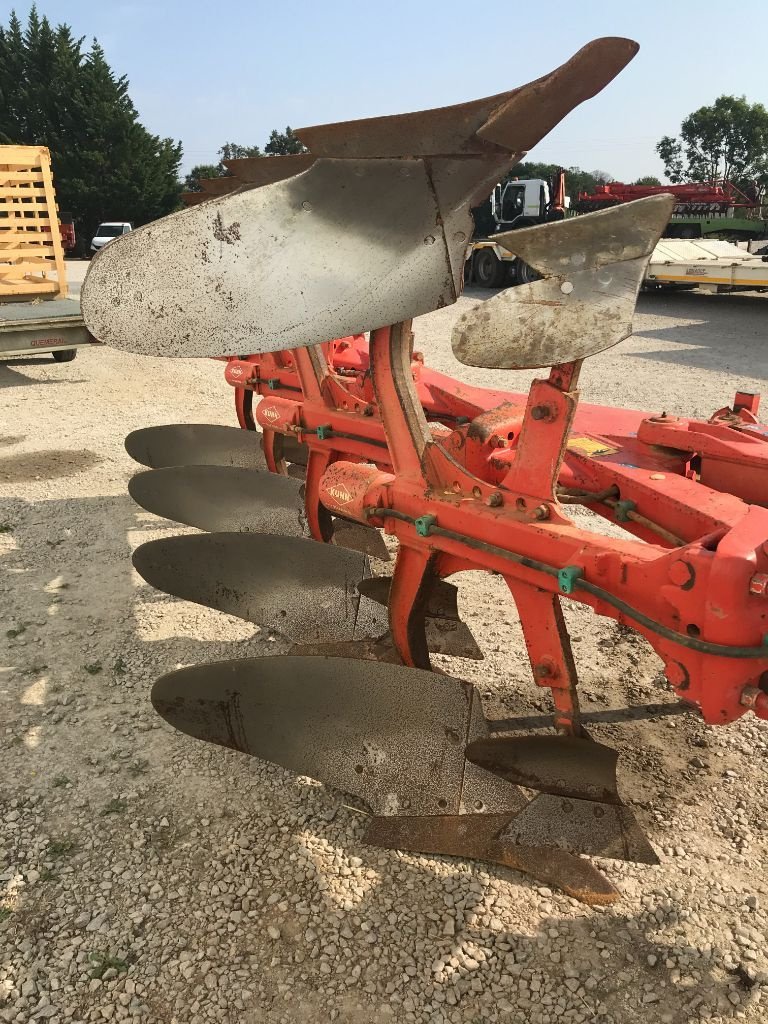 Pflug типа Kuhn Master120, Gebrauchtmaschine в MORLHON LE HAUT (Фотография 9)