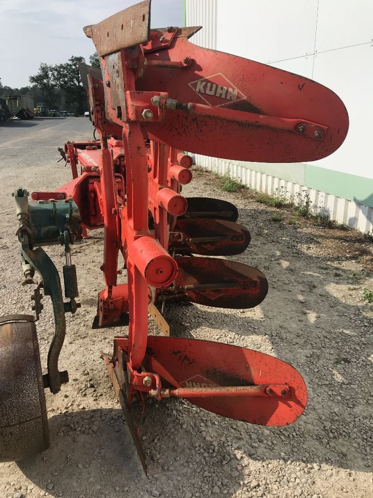 Pflug типа Kuhn Master120, Gebrauchtmaschine в MORLHON LE HAUT (Фотография 8)