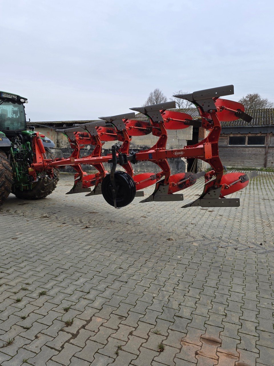 Pflug типа Kuhn MM 120, Gebrauchtmaschine в Aarbergen Daisbach (Фотография 2)