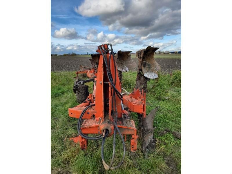 Pflug типа Kuhn MM122.5TR, Gebrauchtmaschine в BRAY en Val (Фотография 2)