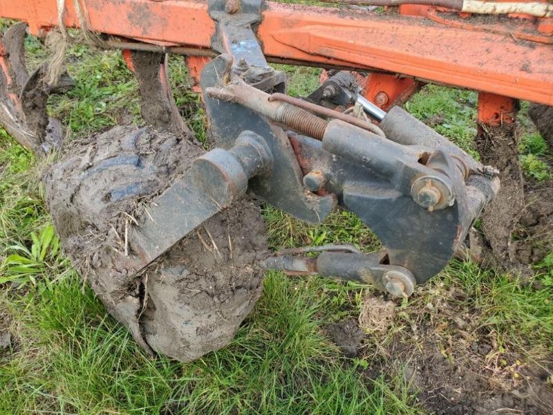 Pflug типа Kuhn MM122.5TR, Gebrauchtmaschine в BRAY en Val (Фотография 8)