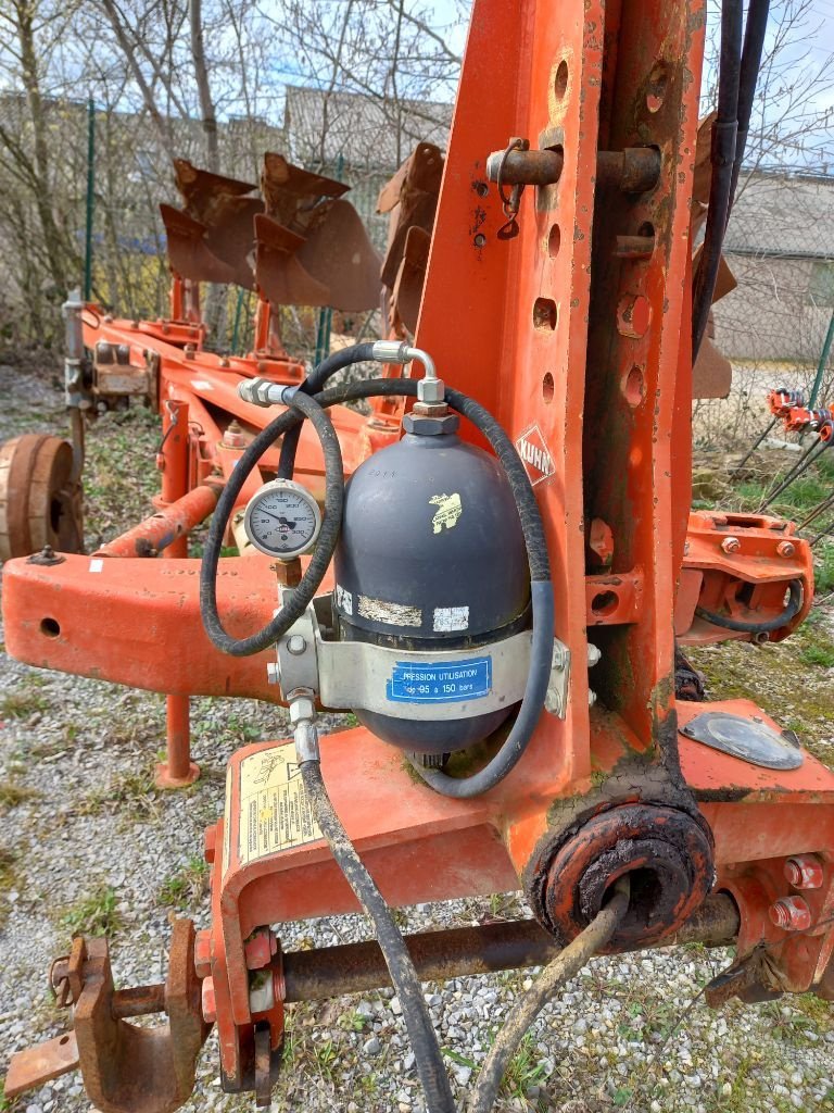 Pflug des Typs Kuhn Multi master 110, Gebrauchtmaschine in Calmont (Bild 8)