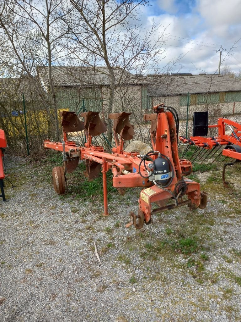 Pflug des Typs Kuhn Multi master 110, Gebrauchtmaschine in Calmont (Bild 1)