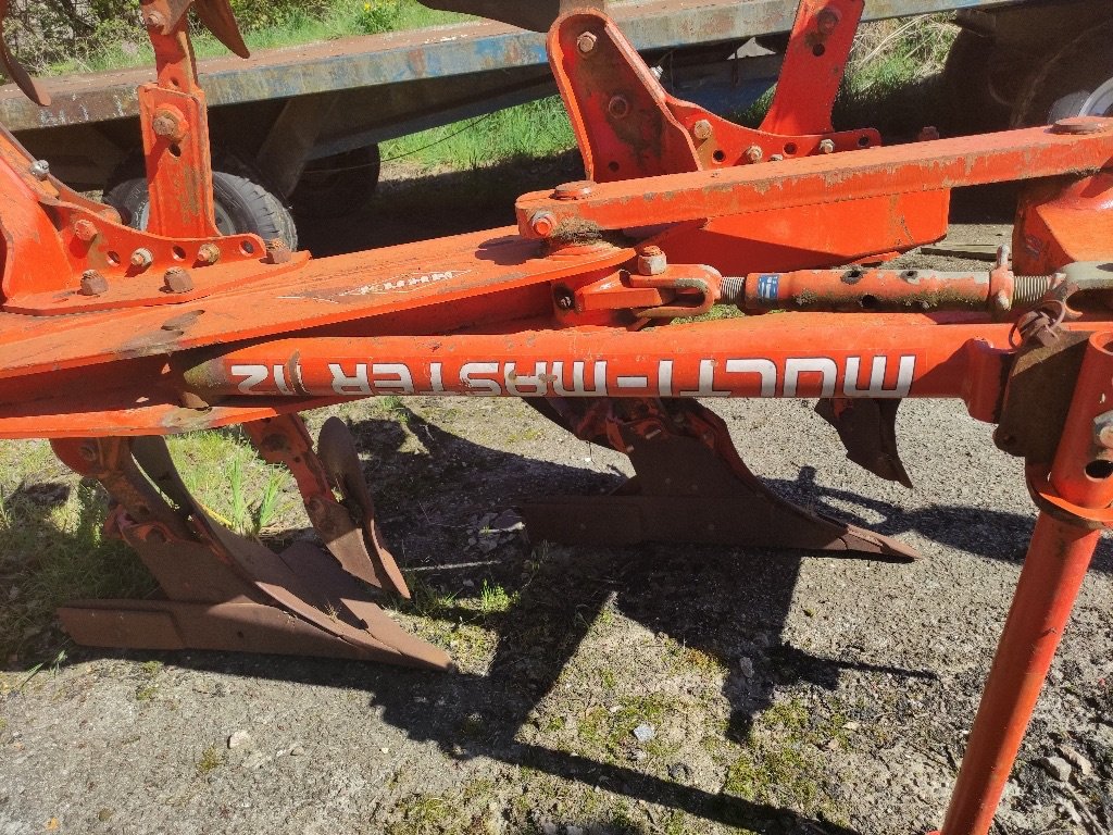 Pflug del tipo Kuhn MULTI MASTER 112, Gebrauchtmaschine en COGNAC LA FORET (Imagen 3)