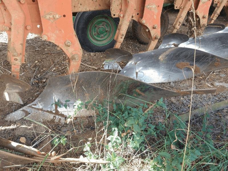 Pflug typu Kuhn VARI-M 121, Gebrauchtmaschine w STENAY (Zdjęcie 3)