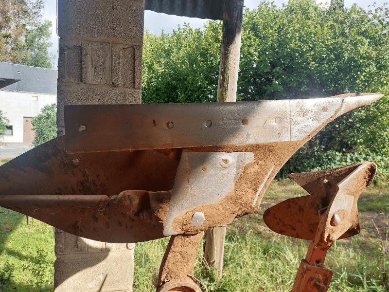 Pflug typu Kuhn VARI-M 121, Gebrauchtmaschine w STENAY (Zdjęcie 10)