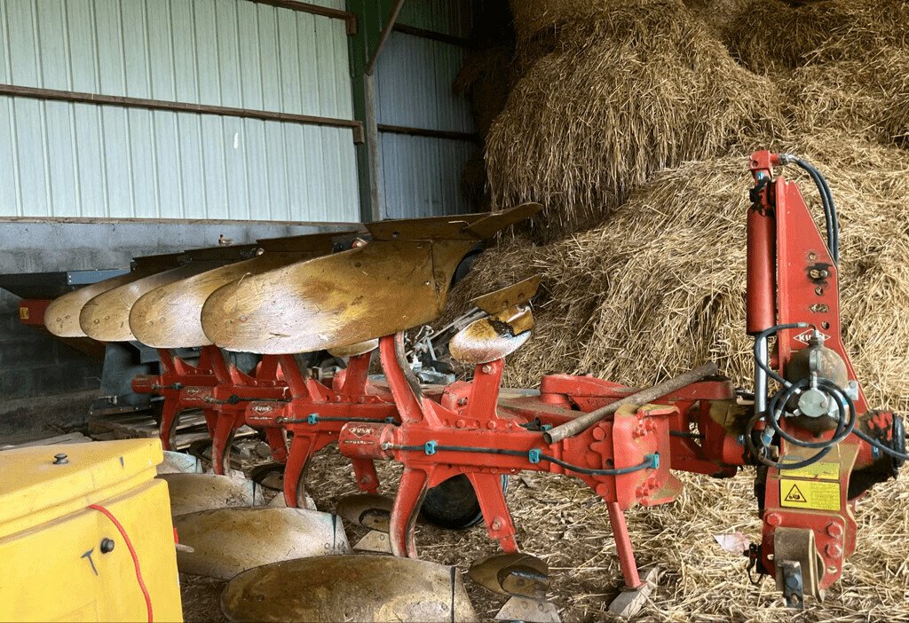 Pflug типа Kuhn VARI MASTER 120-4ENS, Gebrauchtmaschine в PONTIVY (Фотография 3)