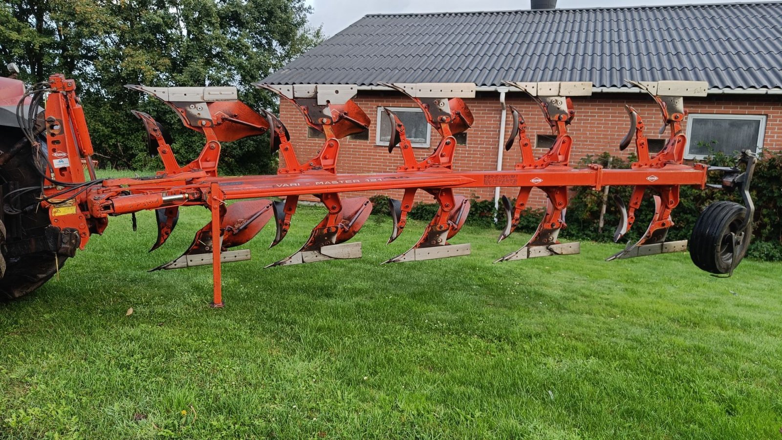 Pflug типа Kuhn Vari Master 121 NSH 5 furet, Gebrauchtmaschine в Egtved (Фотография 3)