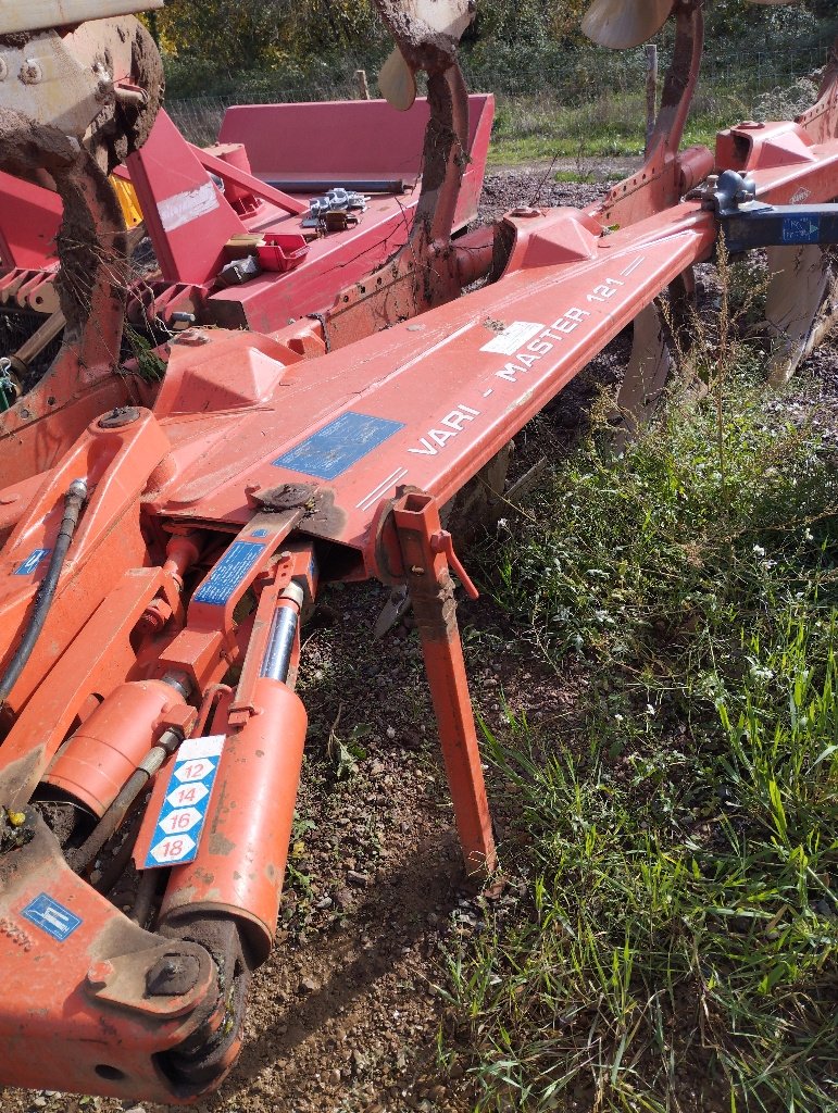 Pflug of the type Kuhn Vari-master 121, Gebrauchtmaschine in Calmont (Picture 7)