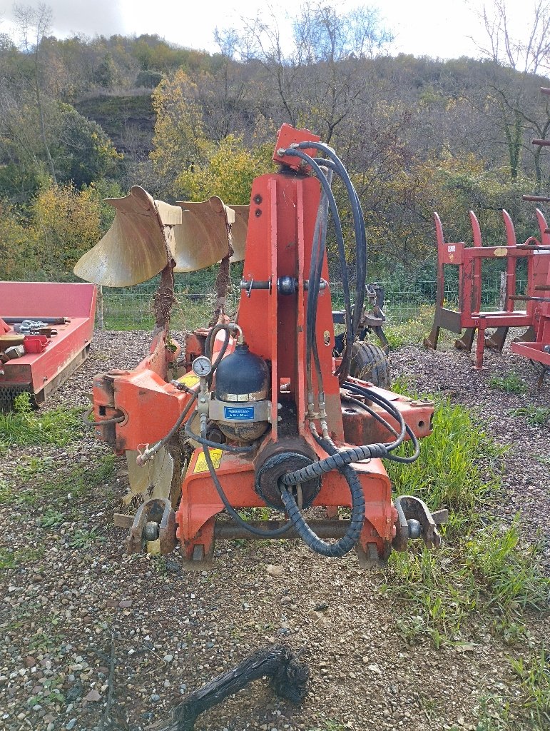 Pflug of the type Kuhn Vari-master 121, Gebrauchtmaschine in Calmont (Picture 3)