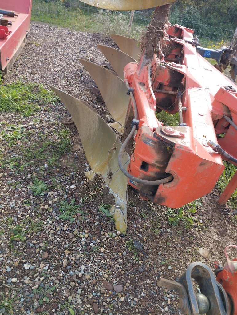 Pflug of the type Kuhn Vari-master 121, Gebrauchtmaschine in Calmont (Picture 4)