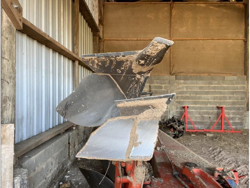 Pflug des Typs Kuhn VARI MASTER 151, Gebrauchtmaschine in ROYE (Bild 8)