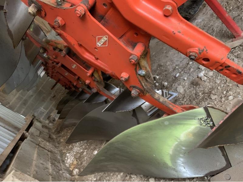 Pflug des Typs Kuhn VARI MASTER 151, Gebrauchtmaschine in ROYE (Bild 2)