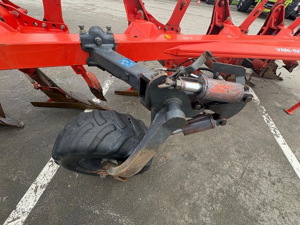 Pflug του τύπου Kuhn Vari master 152, Gebrauchtmaschine σε SALEUX (Φωτογραφία 11)