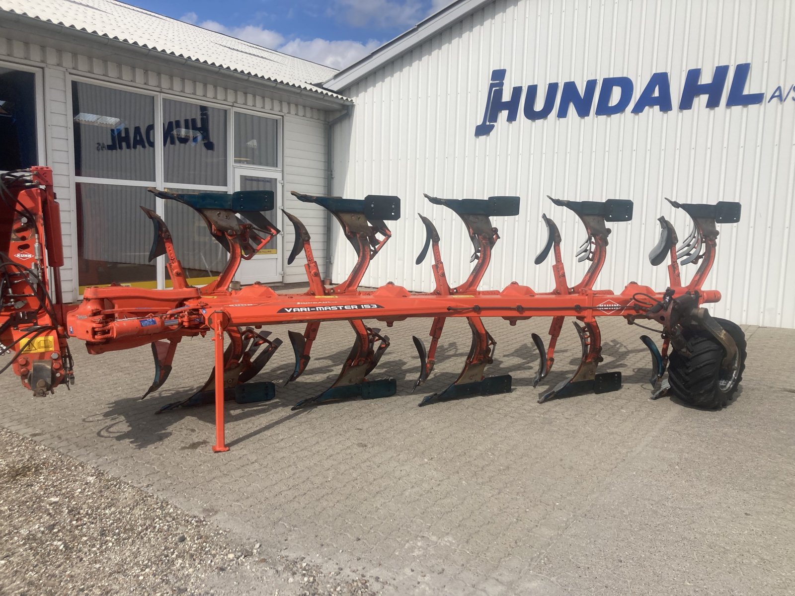 Pflug des Typs Kuhn VARI-MASTER 153 4+1, Gebrauchtmaschine in Thisted (Bild 1)