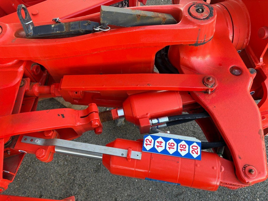 Pflug tipa Kuhn Vari Master 153 4 E NSH, Ausstellungsmaschine u Courtedoux (Slika 3)