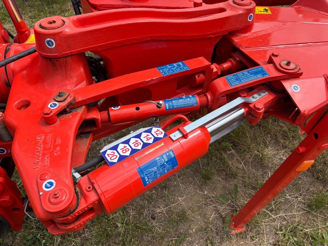 Pflug Türe ait Kuhn Vari-Master 153 5 (4E+1), Neumaschine içinde Plau am See / OT Klebe (resim 5)