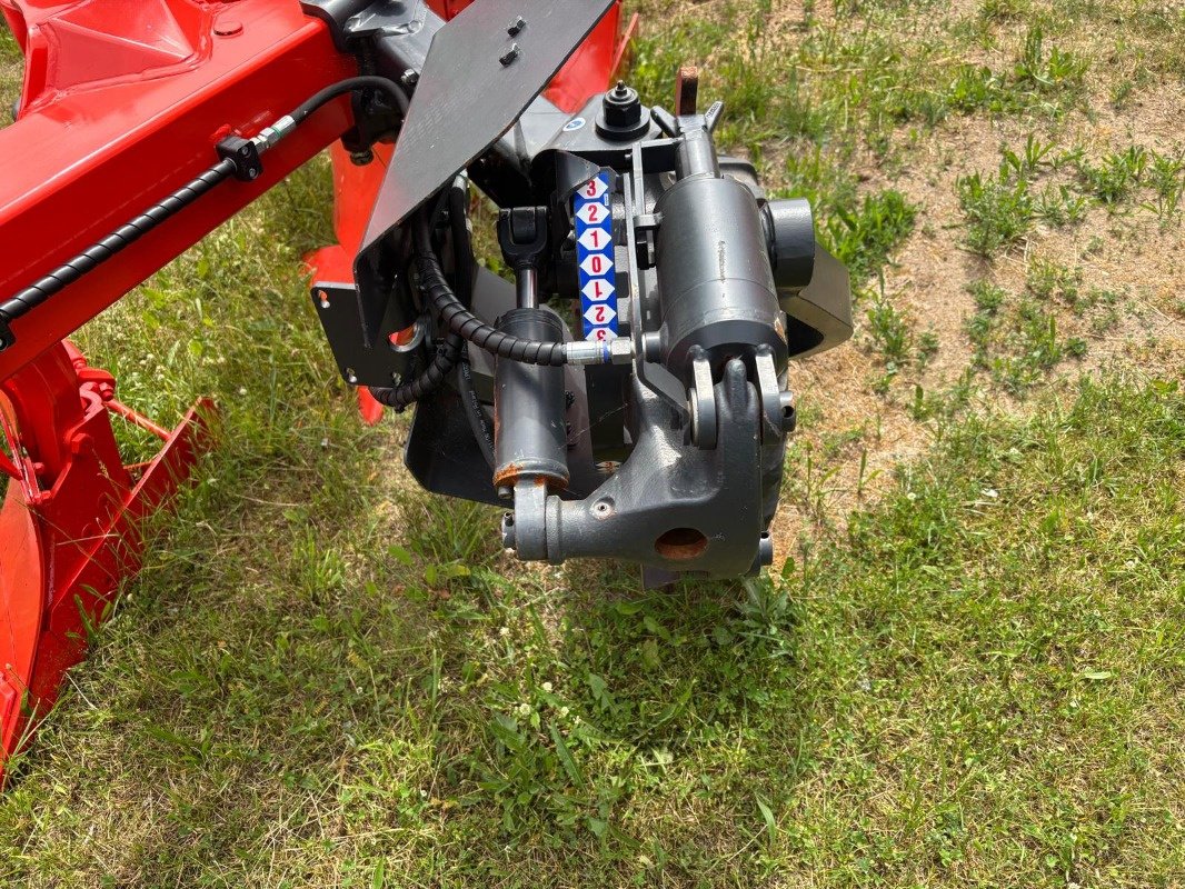 Pflug Türe ait Kuhn Vari-Master 153 5 (4E+1), Neumaschine içinde Plau am See / OT Klebe (resim 6)