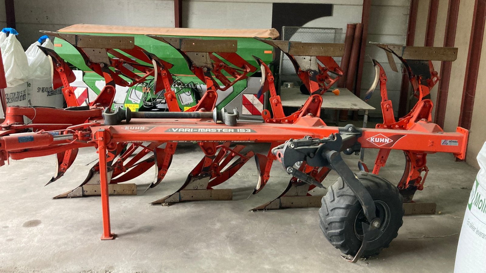 Pflug Türe ait Kuhn Vari-Master 153, Gebrauchtmaschine içinde Løkken (resim 2)