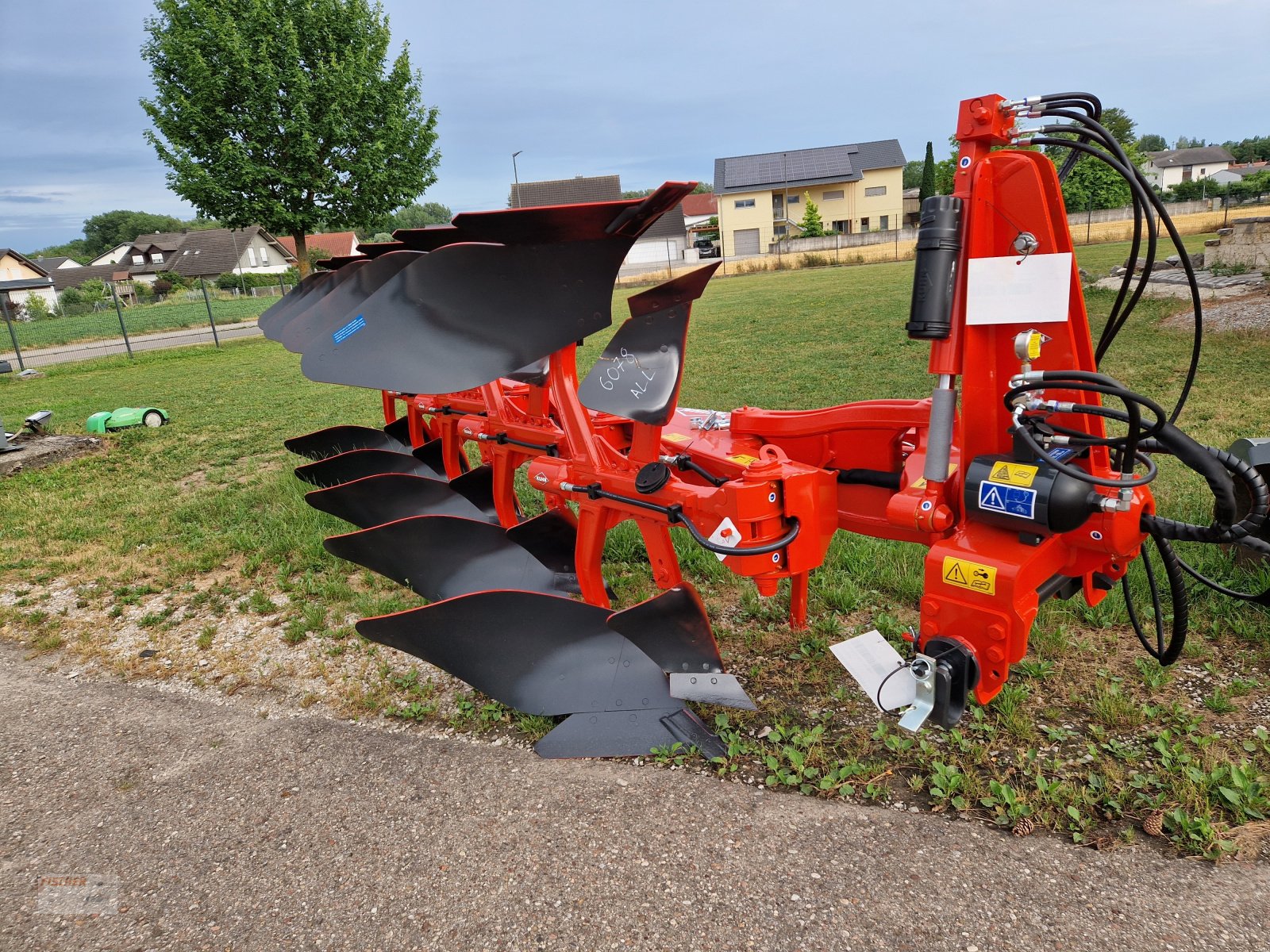 Pflug Türe ait Kuhn Vari Master 153, Neumaschine içinde Pfoerring (resim 1)