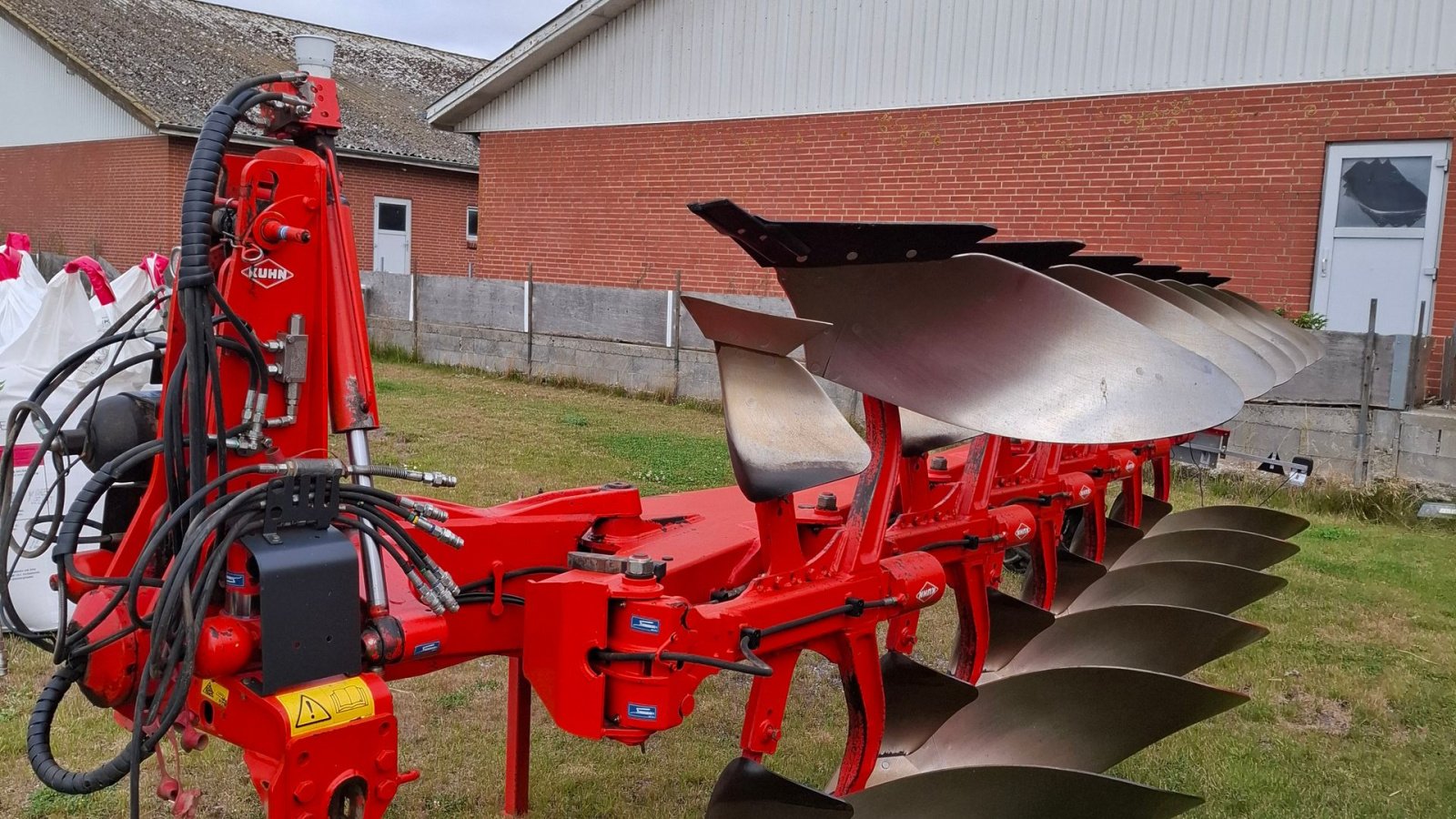 Pflug типа Kuhn Vari-Master 183 6F Kuhn Varimaster 183, Gebrauchtmaschine в Løgstør (Фотография 1)