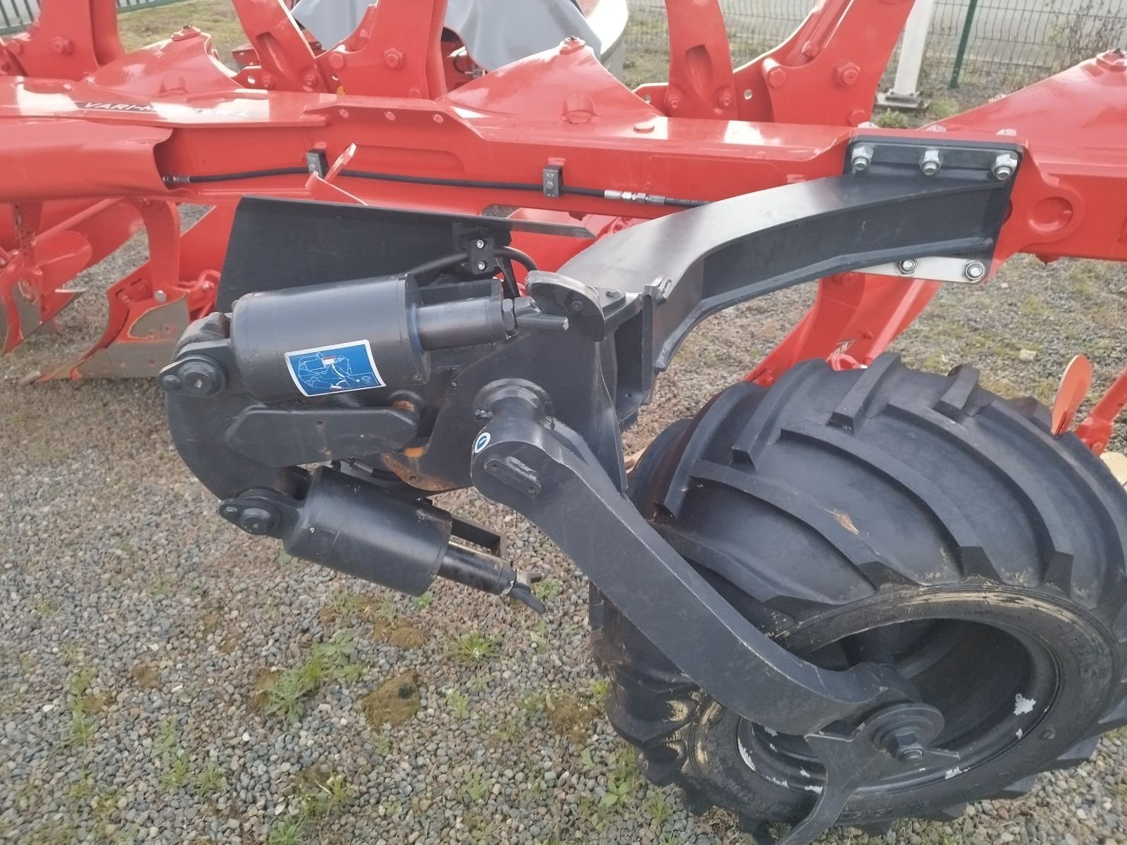 Pflug typu Kuhn VARI-MASTER L, Gebrauchtmaschine w Le Horps (Zdjęcie 5)