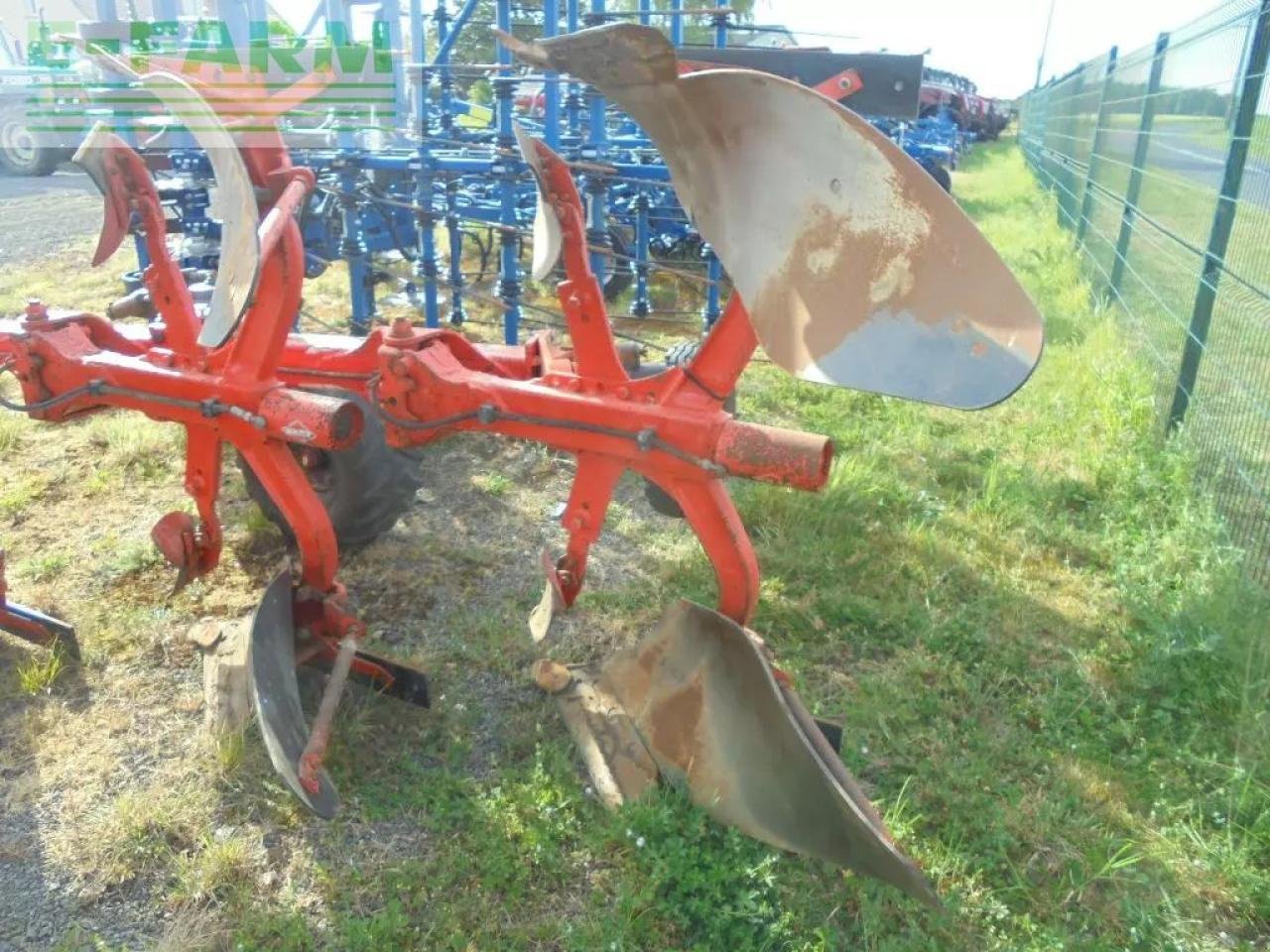 Pflug du type Kuhn varimaster 120, Gebrauchtmaschine en Authon (Photo 3)
