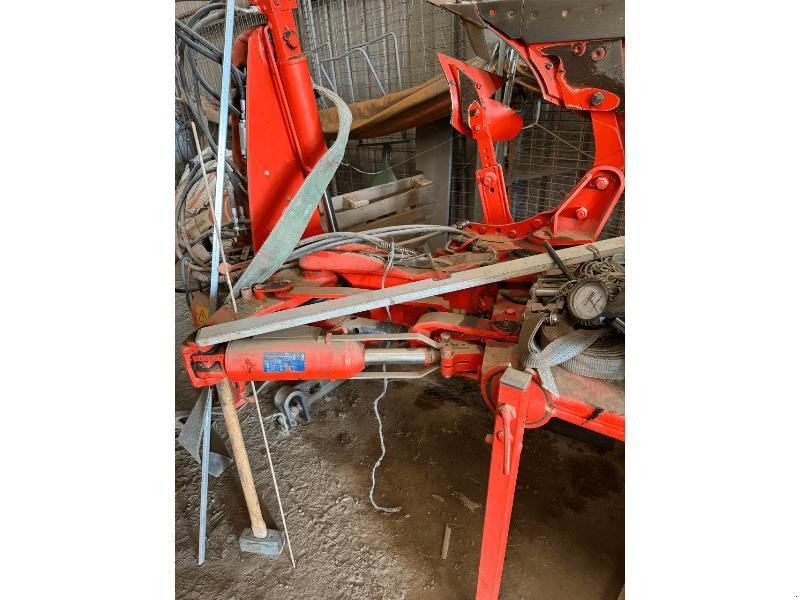 Pflug del tipo Kuhn VARIMASTER 123, Gebrauchtmaschine In ESCAUDOEUVRES (Immagine 6)