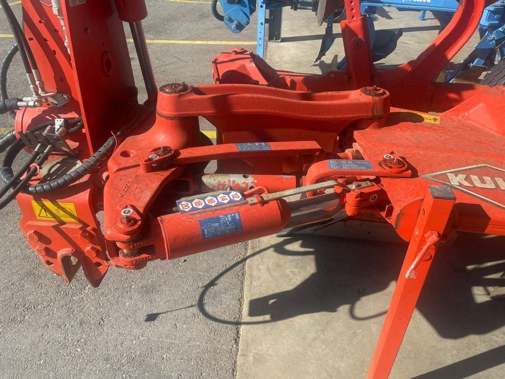 Pflug of the type Kuhn varimaster 123, Gebrauchtmaschine in Domdidier (Picture 3)