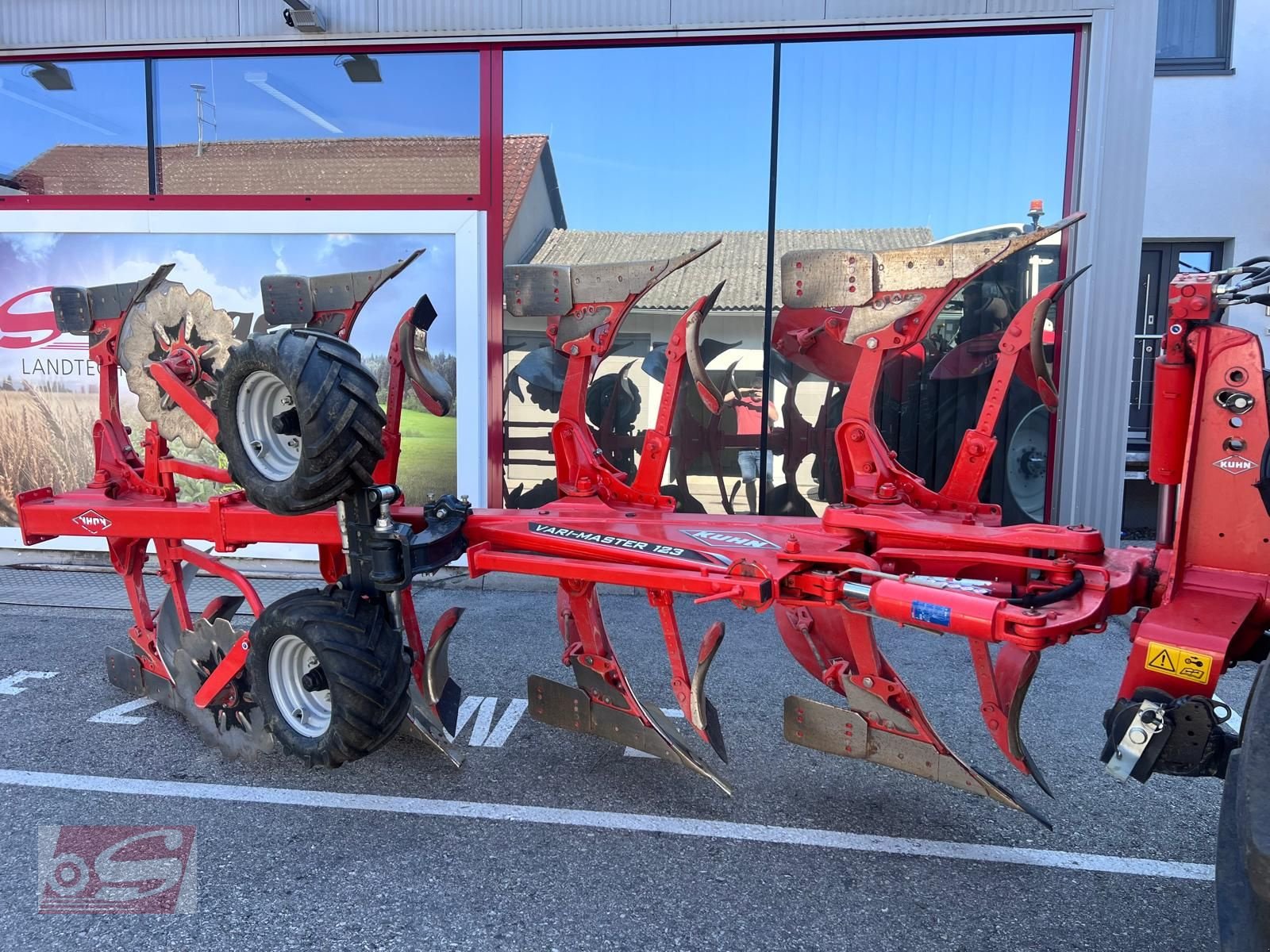 Pflug Türe ait Kuhn Varimaster 123, Vorführmaschine içinde Offenhausen (resim 1)