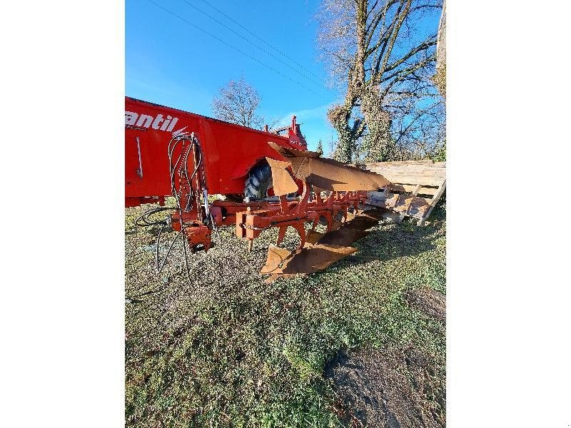 Pflug Türe ait Kuhn VARIMASTER 150, Gebrauchtmaschine içinde PLUMELEC (resim 2)