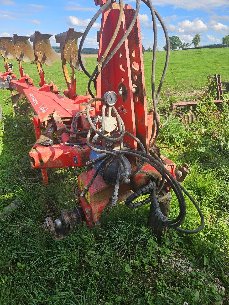 Pflug от тип Kuhn Varimaster 152, Gebrauchtmaschine в MANDRES-SUR-VAIR (Снимка 3)