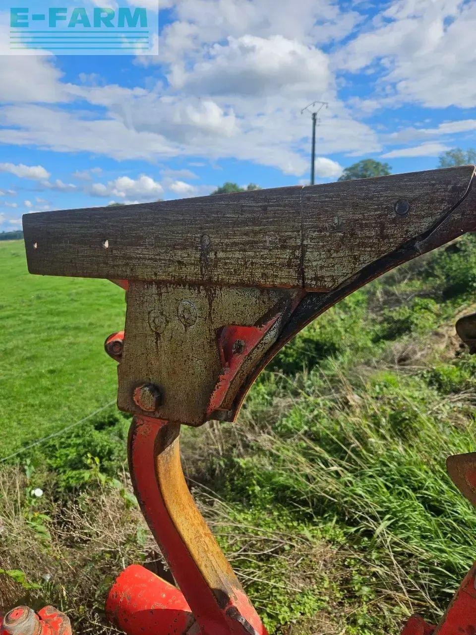 Pflug Türe ait Kuhn varimaster 152, Gebrauchtmaschine içinde CHAUVONCOURT (resim 9)