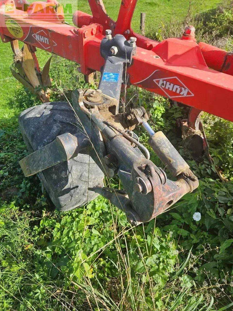 Pflug Türe ait Kuhn varimaster 152, Gebrauchtmaschine içinde CHAUVONCOURT (resim 5)