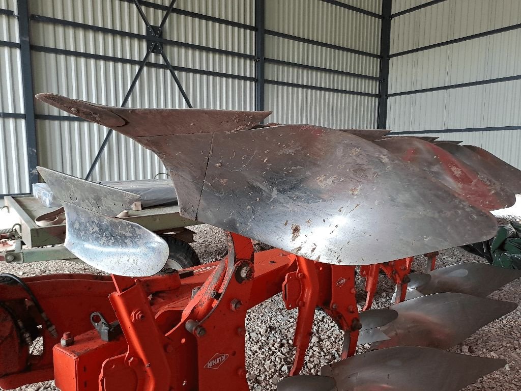 Pflug des Typs Kuhn VARIMASTER 152, Gebrauchtmaschine in CHEMAUDIN ET VAUX (Bild 4)