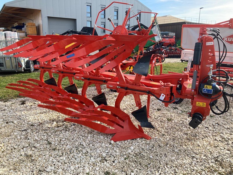 Kuhn VARIMASTER 153 4E NSH, Neumaschine, Rok produkcji: 2022 (Zdjęcie 1) Pflug typu Kuhn VARIMASTER 153 4E NSH, Neumaschine w Chavornay (Zdjęcie 1)