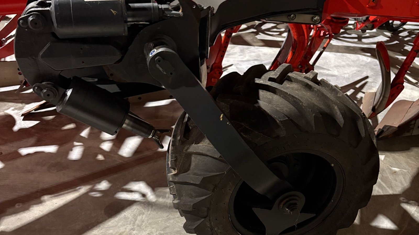 Pflug of the type Kuhn Varimaster L Med pakker på - plovet 500 ha, Gebrauchtmaschine in Løgstør (Picture 12)