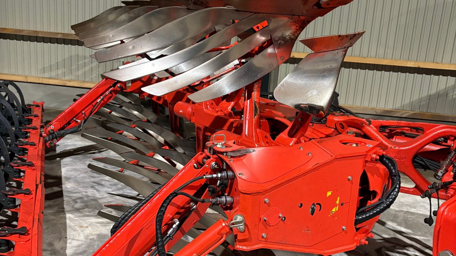 Pflug of the type Kuhn Varimaster L Med pakker på - plovet 500 ha, Gebrauchtmaschine in Løgstør (Picture 1)