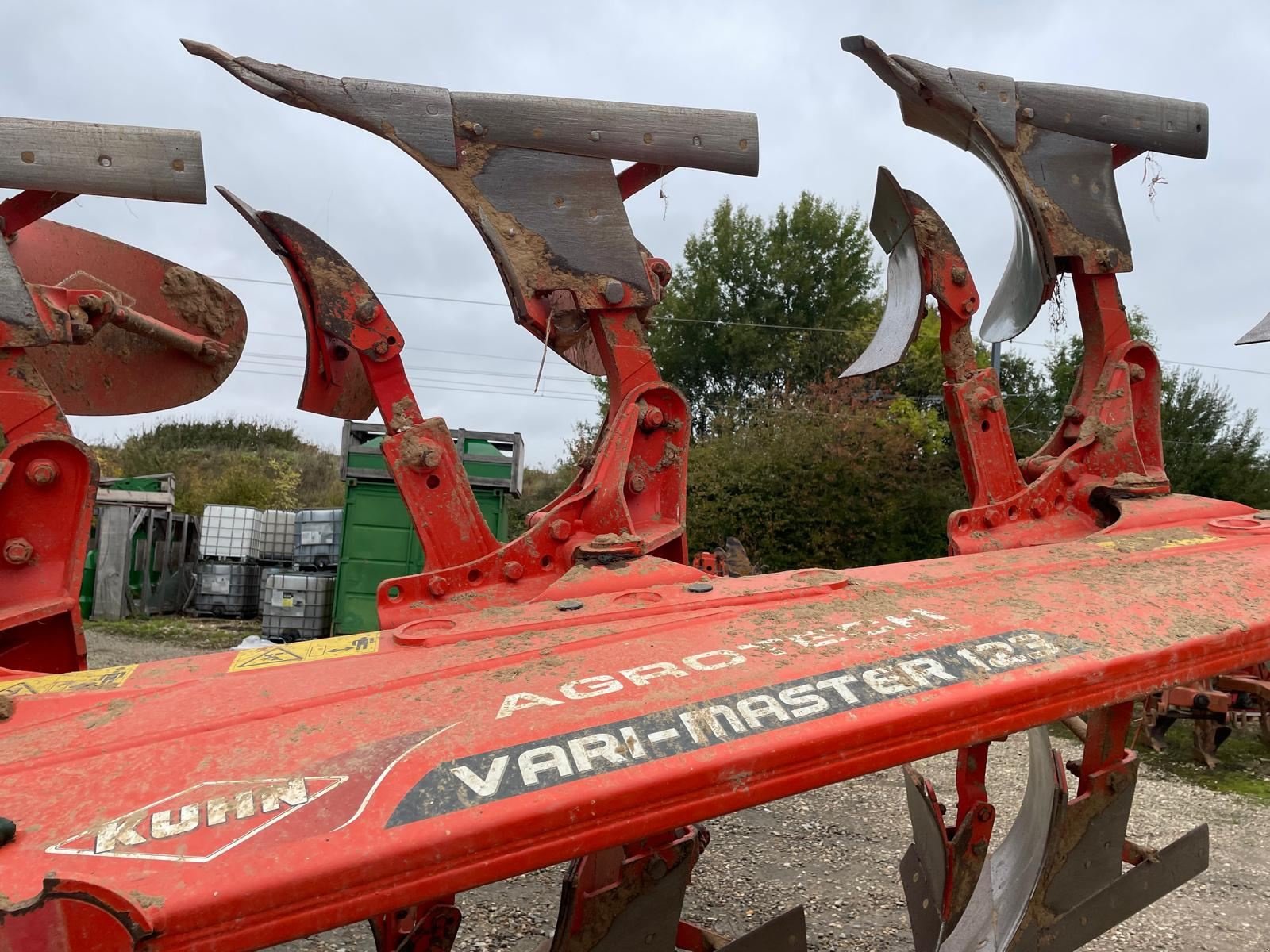 Pflug tipa Kuhn VARIMASTER123, Gebrauchtmaschine u BOSC LE HARD (Slika 6)