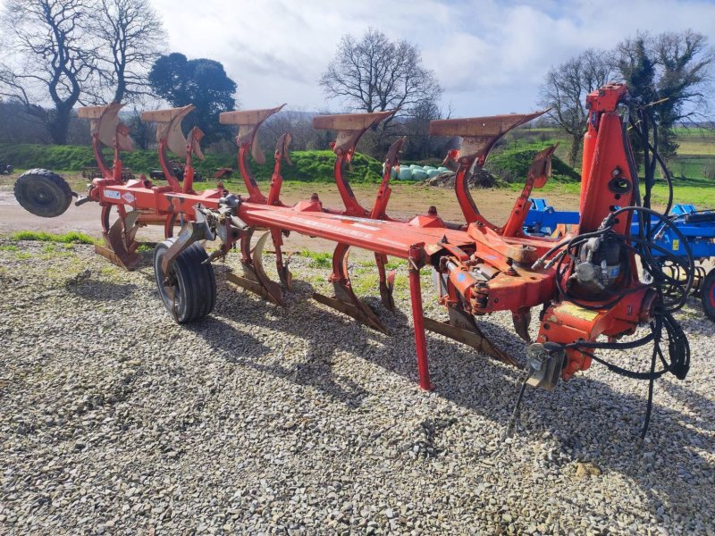 Kuhn VM 151 5 corps, Gebrauchtmaschine, Baujahr: 2001 (Bild 1) Pflug des Typs Kuhn VM 151 5 corps, Gebrauchtmaschine in Le Horps (Bild 1)