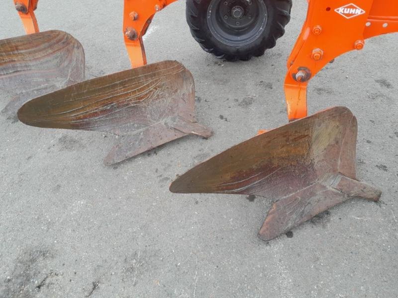 Pflug du type Kuhn VM-LOS183-6T, Gebrauchtmaschine en ANTIGNY (Photo 10)