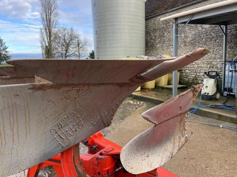 Pflug от тип Kuhn VM121.5NSH, Gebrauchtmaschine в BRAY en Val (Снимка 6)