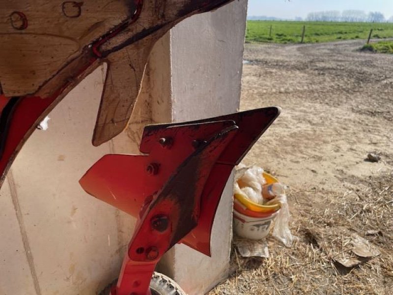 Pflug типа Kuhn VM123-6, Gebrauchtmaschine в les hayons (Фотография 9)