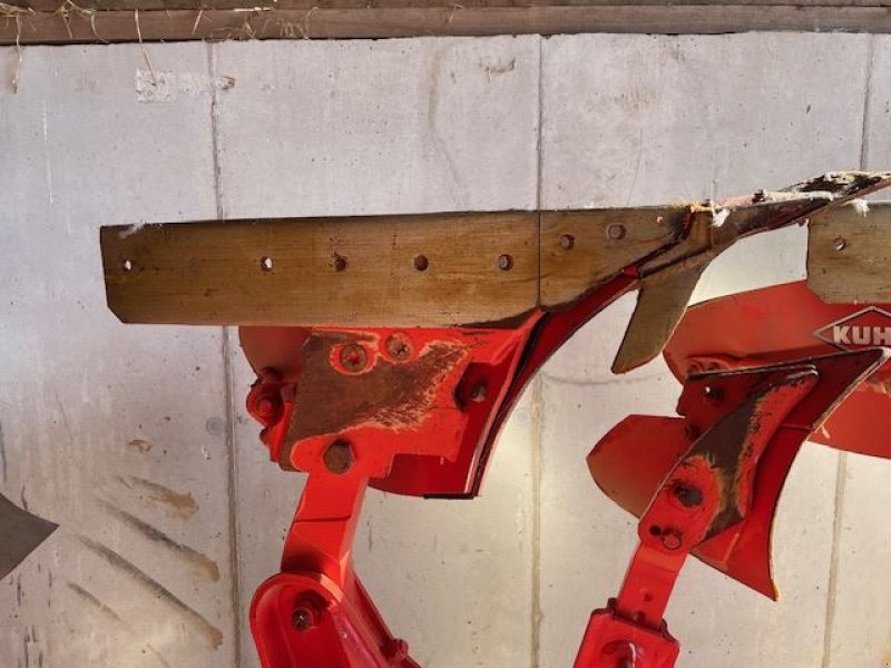 Pflug типа Kuhn VM123-6, Gebrauchtmaschine в les hayons (Фотография 5)